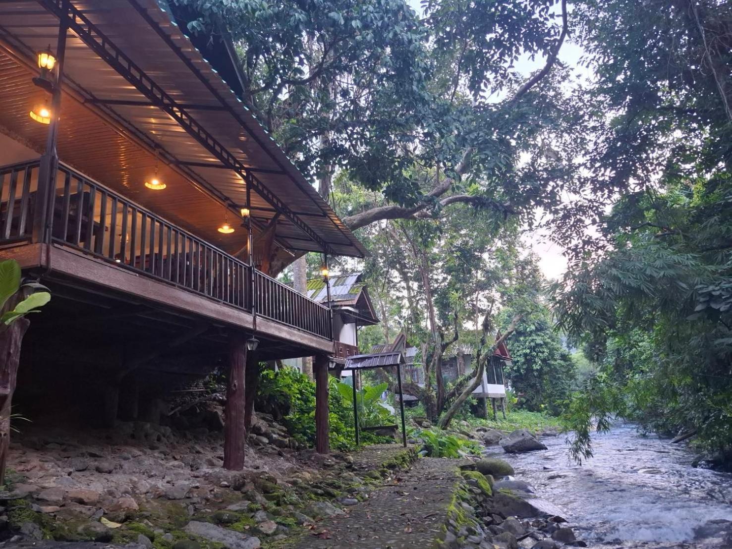 Tree Tops River Huts Khao Sok National Park Exterior photo